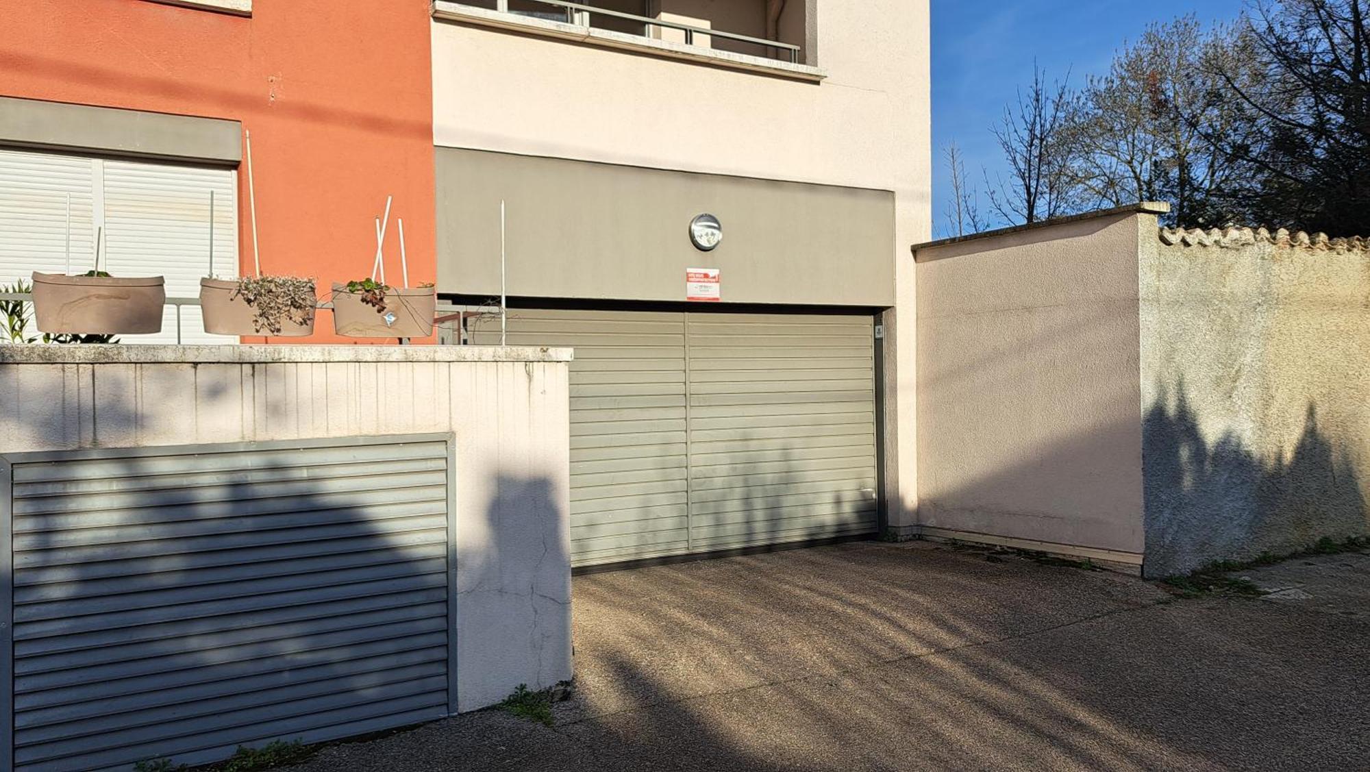Appartement Cosy 3 Pieces Avec Garage Privatif Сен-Приест Екстериор снимка